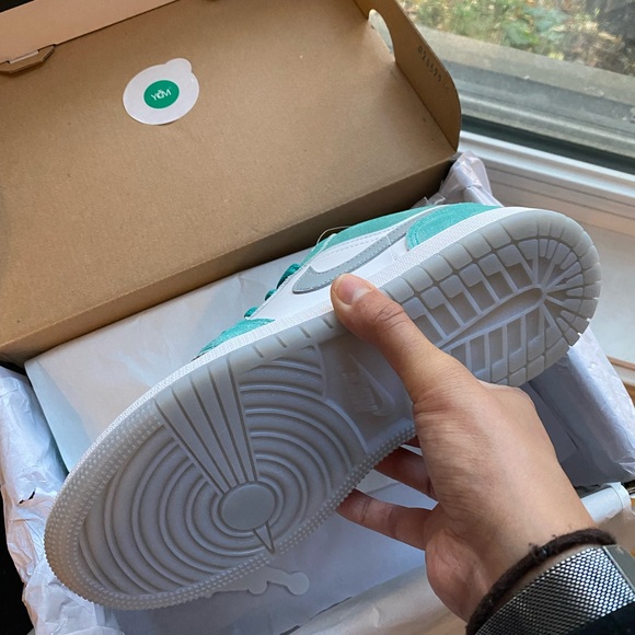 Jordan 1 Low - Emerald Turquoise / 7.5 women - Picture 7 of 7
